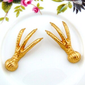 Good Hunting Avian Bird ~ Claw Foot Talon (2 Pieces) BRASS Stampings ~ Jewelry Ornament Brass Findings ~ Brass Stampings (FA-6033)