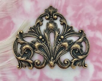 ANTIQUED BRASS Crest Flourish Scroll Leaf Stamping ~ Jewelry Ornamental Findings ~ Brass Oxidized Stamping (FA-6081)