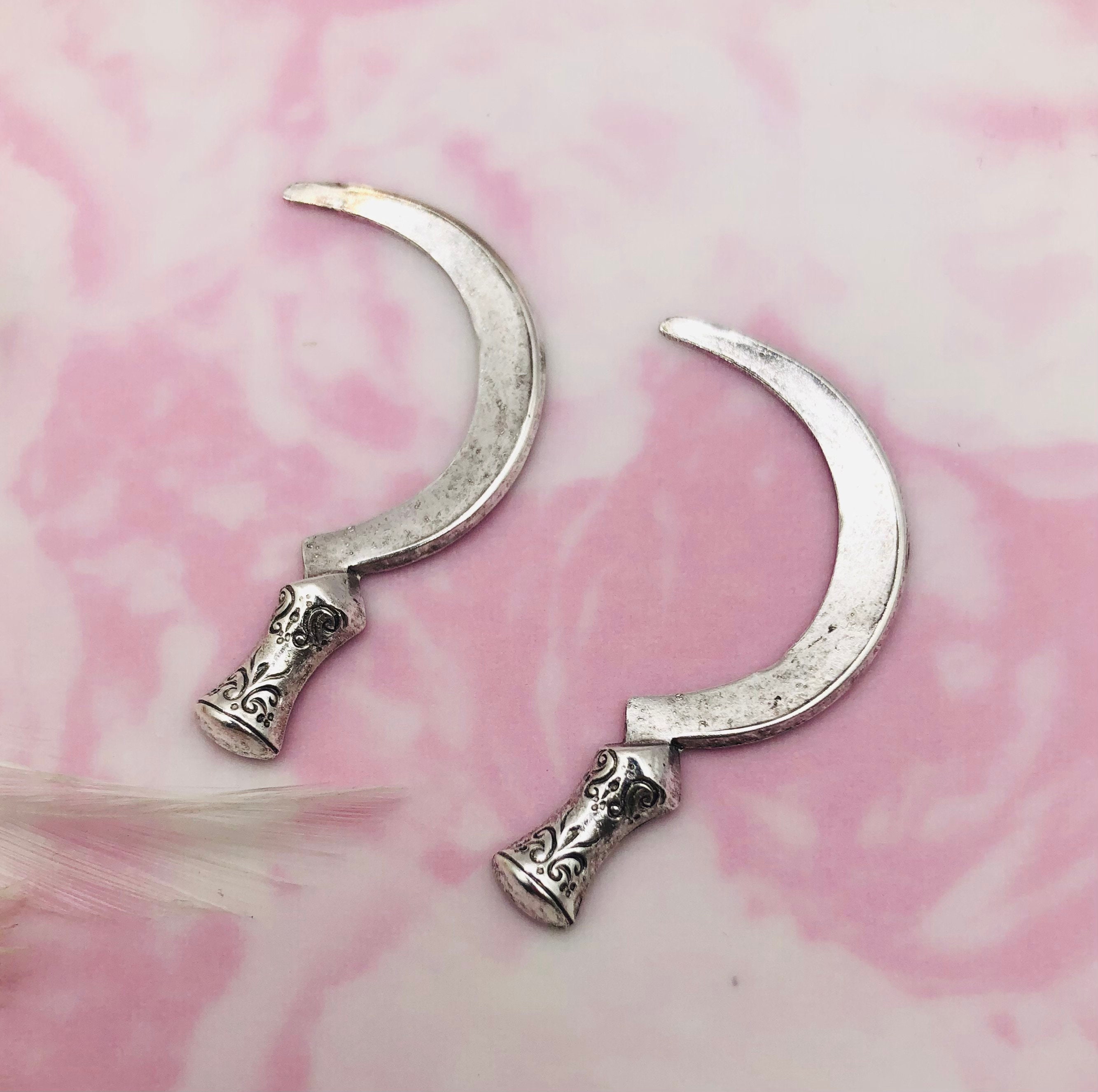 ANTIQUE SILVER Gothic Scythe Stamping (2 Pieces) ~ Jewelry Brass Findings ~ Brass Stampings (FB-6058)