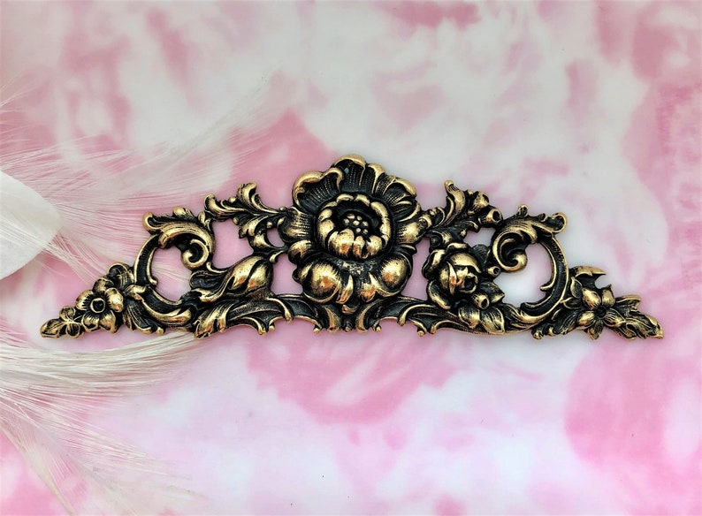 FC-23 BRASS Large Flower Stamping ~ Jewelry Ornament Floral Finding
