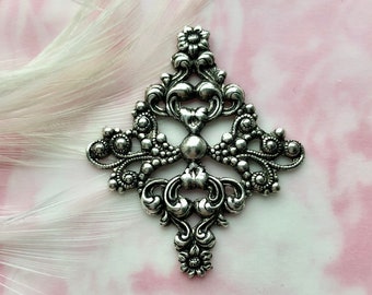 ANTIQUE SILVER Victorian Filigree Floral Diamond Plaque ~ Bijoux Ornement Brass Findings ~ Brass Stamping (FA-6011)