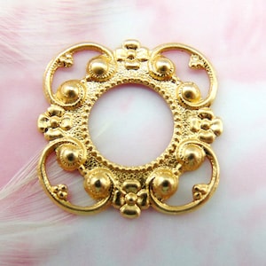 BRASS (2 Pieces) Victorian Floral Frame Stamping ~ Jewelry Findings ~ Brass Stamping (FA-6056