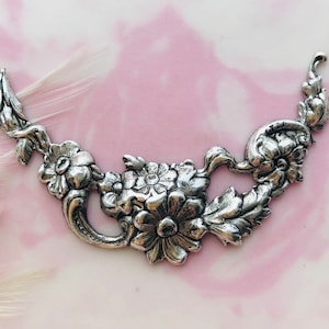 ANTIQUE SILVER Flower Swag Stampings - Jewelry Ornament Findings ~ Floral Stamping (FA-6104)