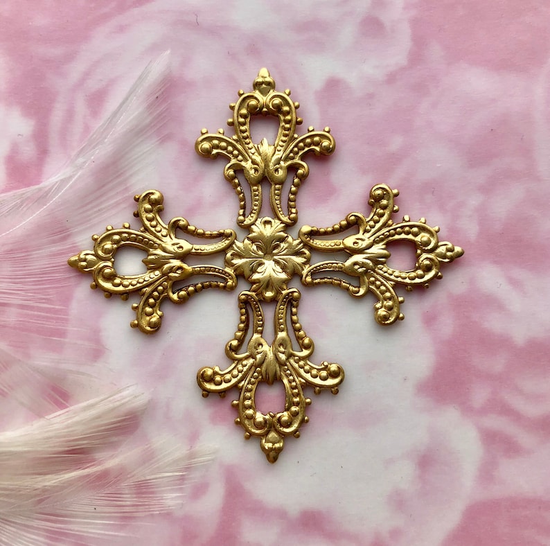 CB3044 BRASS Filigree Baroque Maltese Cross Stamping Jewelry