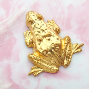 BRASS Medium Gothic SKULL & BONES Stamping ~ Finding C-502 BRASS Medium Gothic SKULL & BONES Stamping ~ Finding C-502