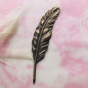 ANTIQUE BRASS Large Plume Feather Stamping ~ Jewelry Oxidized Findings (FA-6094)