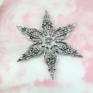 ANTIQUE SILVER (2 Pieces) Filigree Snowflake Stamping ~ Jewelry Ornament Findings (A63)