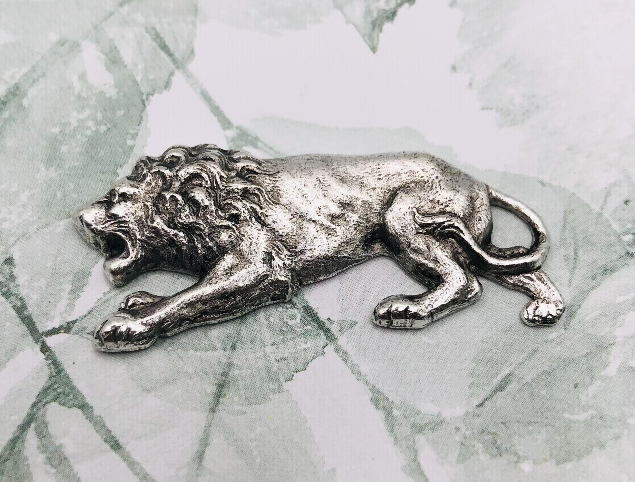 ANTIQUE SILVER Lion Stamping ~ Jewelry Ornament Findings (C-679)