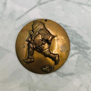 BRASS Patina Vintage (11 Pieces) Man and Dog Domed Stamping ~ Jewelry Ornament Findings (M)