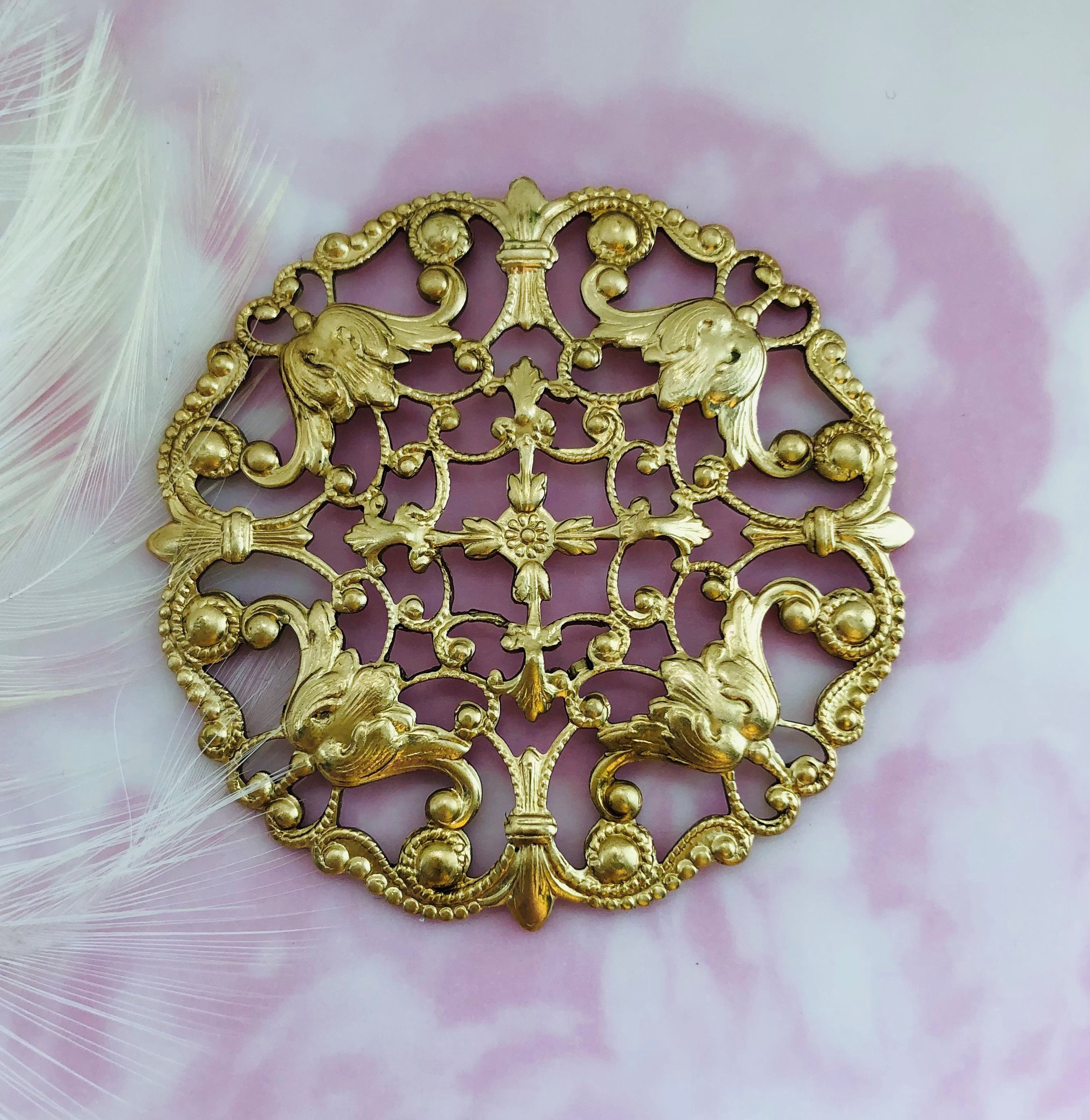 BRASS Filigree Tulip Wreath Flower Stamping ~ Floral Embellishment Jewelry Findings (CB-3046)