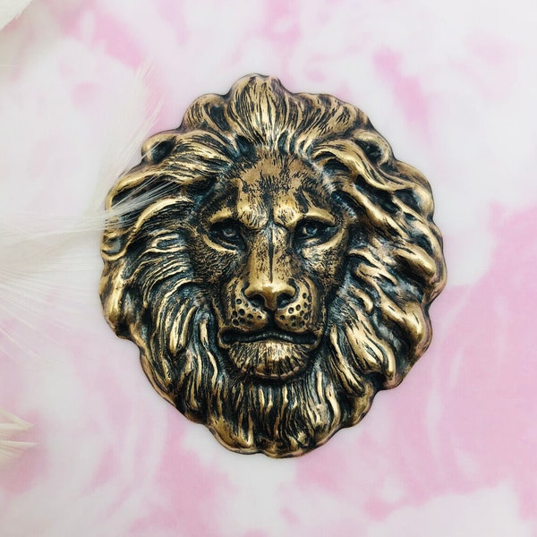 ANTIQUE BRASS Lion King Head Stamping - Jewelry Ornament Brass Findings (DD-009)