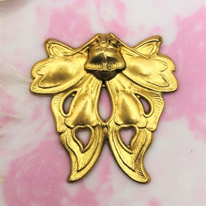 BRASS Gothic Death&#39;s Head Moth Stamping ~ Jewelry Ornamental Findings (FA-6017)