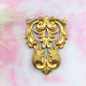 BRASS (2 Pieces) Leaf Crest Art Nouveau Stamping ~ Jewelry Ornament Brass Findings ~ Brass Stamping (FA-6071)