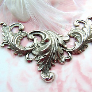 ANTIQUED SILVER Scrolling Leaves Large Art Nouveau Leaf Acanthus Stamping ~ Jewelry Finding (FC-11)