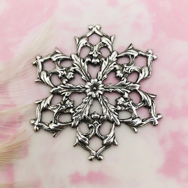 ANTIQUE SILVER Filigree Snowflake Stamping - Jewelry Ornament Brass Findings (FB-6111) Charms