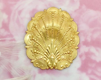 BRASS Ornate SHELL Stampings ~ Jewelry Ornament Brass Findings ~ Brass Stamping (FB-6082) Charms