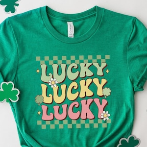 Retro St. Patrick&#39;s Day T-Shirt: Lucky Shamrock Irish Tee