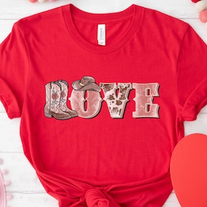 Western Valentine&#39;s Day T-Shirt: Cowgirl Love Tee
