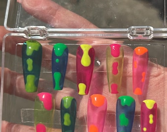 Lava Lamp Inspired Press On Nails