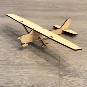 Cessna 172 Wooden Model Kit – Laser Cut DIY Airplane Puzzle – Aircraft Woodcraft Gift for Aviation Enthusiasts