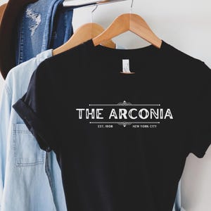 Camiseta Arconia OMITB Camiseta Arconia Nueva York Camiseta Only Murders Camiseta Arconiacs