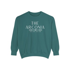 O Arconia Suéter | OMITB Suéter | Presente Arconia | Presente engraçado de Nova York | Somente assassinatos camiseta de <br> Entrega Rápida? Moletom unissex tingido em roupa imagem 5