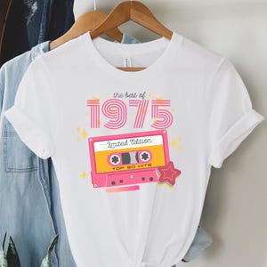 Chemise rétro 50e anniversaire 1975 Top 50 hits T-shirt Cadeau 50e anniversaire pour elle née en 1975 Chemise d&#39;anniversaire personnalisée