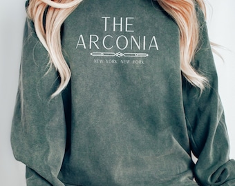 La sudadera Arconia / Sudadera OMITB / Regalo Arconia / Regalo divertido de Nueva York / Camisa Only Murders / Sudadera teñida de ropa unisex