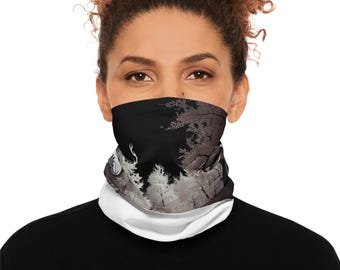 Lichtgewicht zwart-wit bosbomen nekbeschermer | Dennenpatroon Winter Natuur