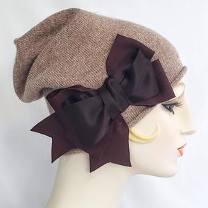 Roxy Cocoa Braun Wolle Strickmütze, Strick Cloche, Strickmütze mit Vintage Schleife, Wintermütze, Wintermütze