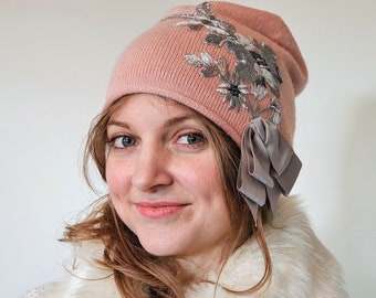 Flapper Wool Knit Beanie, Knit Cloche, Dusty Coral Pink Knit Hat with Floral Applique, 1920s flapper, ribbon hat, womens