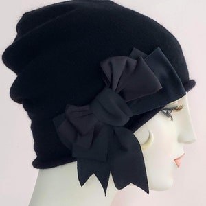 Roxy Schwarz Strickmütze, Strickmütze, Cloche, Flapper Strickmütze mit Vintage Schleife, für Damen