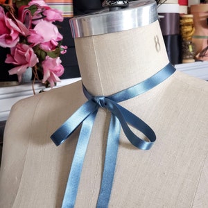 Blue Vintage Satin Ribbon Choker, bow choker, ribbon necklace, Belle Epoch, jabot, with clasp 画像 1
