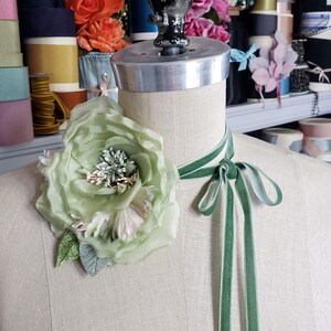 Pastel Green Silk Flower Choker, women's flower necklace, velvet ribbon choker, Edwardian Style, wedding accessory