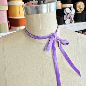 Choker con nastro di velluto color lavanda, collana con nastro, choker con nastro vintage, choker con cravatta, Belle Epoch