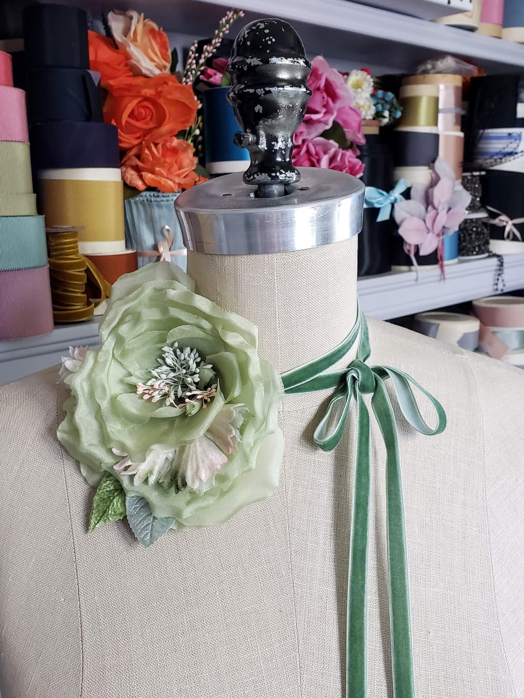 Pastel Green Silk Flower Choker, Women's Flower Necklace, Velvet Ribbon