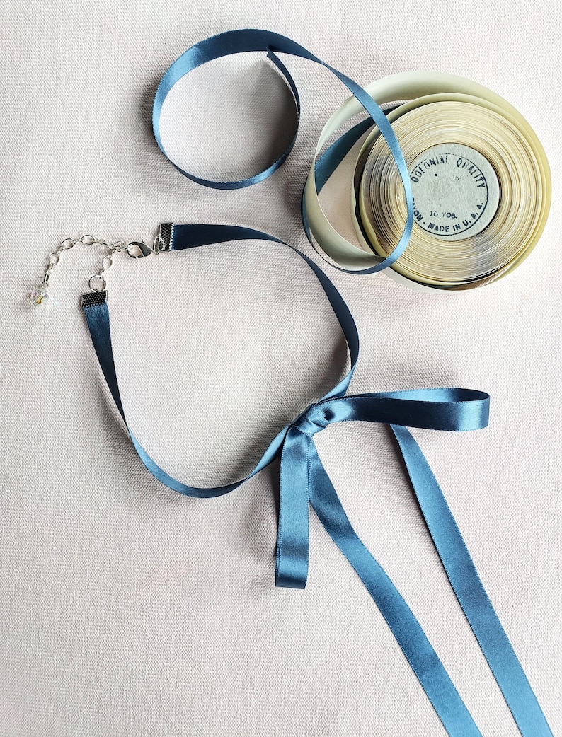 Blue Vintage Satin Ribbon Choker, bow choker, ribbon necklace, Belle Epoch, jabot, with clasp 画像 5