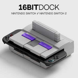 Op de afbeelding: Een set van drie keramische mokken met een gespikkelde, matte afwerking. De mokken zijn in crème, lichtgrijs en donkergrijs. Elke mok heeft een eenvoudig, minimalistisch ontwerp en een afgeronde handgreep.