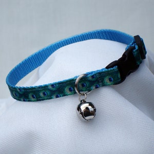 Peacock Feathers Cat Collar, Safety Breakaway Buckle, 3/8 Inch Wide, Adjustable 7 to 11 Inches