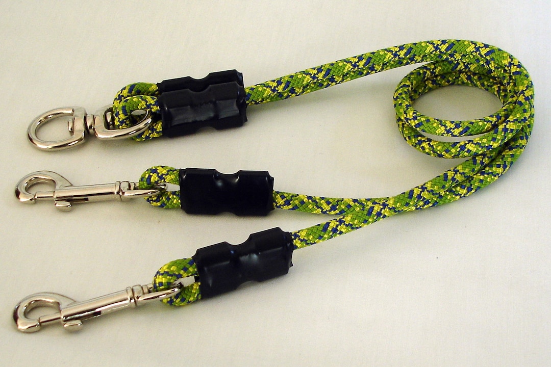 Snapshot of No Tangle Rope Coupler For 2 Medium Or Large Dogs Coupler And Leash Set