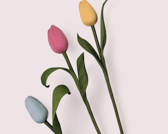 クレープ紙のチューリップ、リアルな紙のフラワーアレンジメント、手作りの紙の花、装飾用の花、チューリップ、ロマンチックなギフト、彼女への贈り物