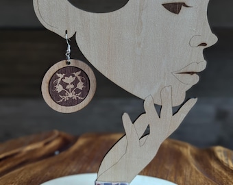 Pendientes de colibrí de madera grabados con láser