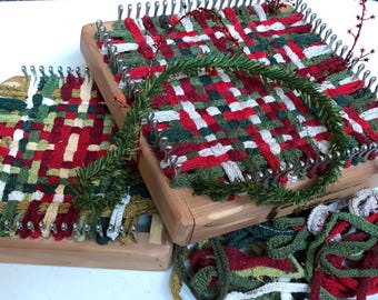 CEDAR Wood Weaving Loom Kit, Christmas Color loops, U.S.A. Made