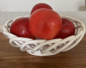 Vintage White Ceramic Woven Lattice Oval Fruit Bowl Bread Basket 9” Wide