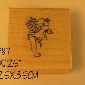 P87 Kleine Fee mit Blumen Stempel