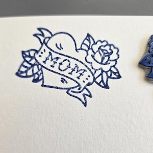 MAMMA - con cuore e rosa - Timbro in gomma in stile tatuaggio old school
