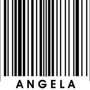 Peut inclure: Code-barres noir et blanc avec le texte "ANGELA" imprimé en dessous. Le code-barres a les chiffres "6" et "7" imprimés de chaque côté.