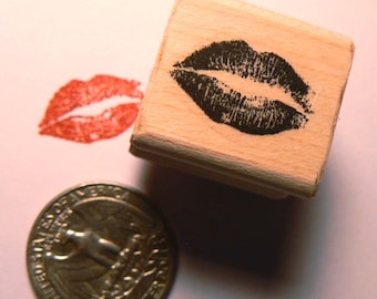 Kiss lips rubber stamp miniature P24