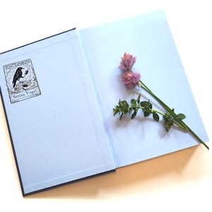 Ex Libris Stempel - Lesekrähe mit Büchern - Personalisiert - Einzelstück