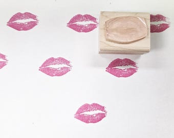 kiss rubber stamp - 1" -Medium size-Clear polymer